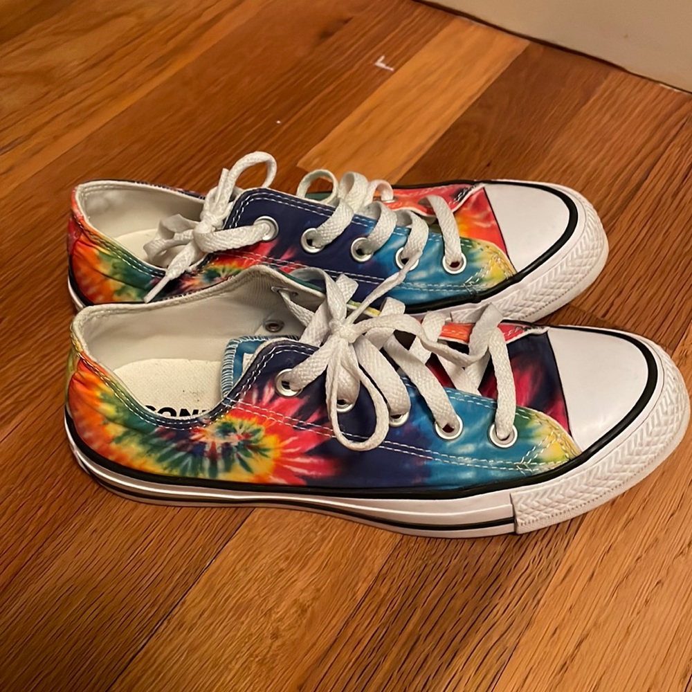 Womens size 6 tie dye converse all stars. Worn 3 times.